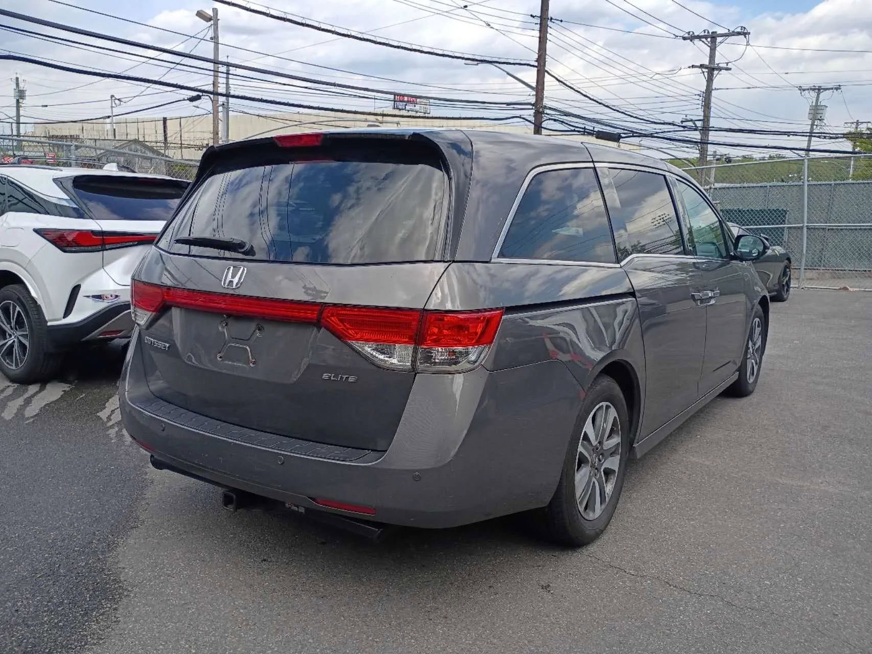 Used 2015 Honda Odyssey Touring Elite image 7