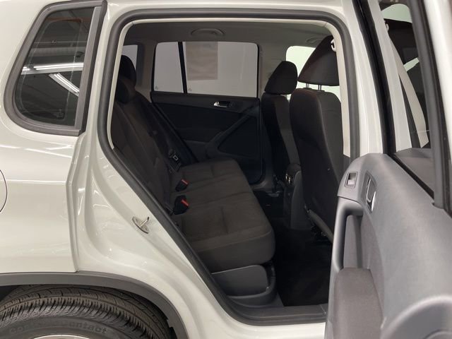 Used 2018 Volkswagen Tiguan Limited w/ Premium Package image 10
