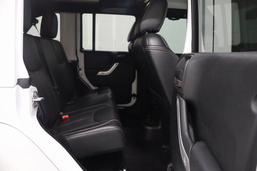 Certified 2017 Jeep Wrangler Unlimited Rubicon w/ Connectivity Group image 17