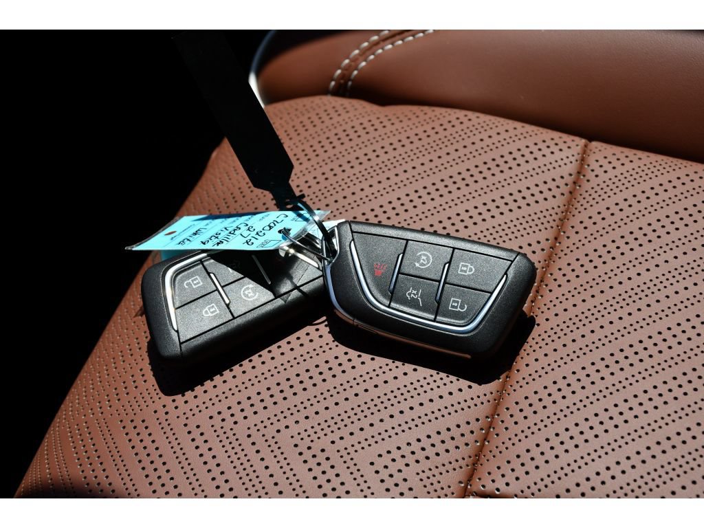 New 2027 Cadillac Vistiq Platinum w/ LPO, Floor Liner Package AWD/4WD image 38