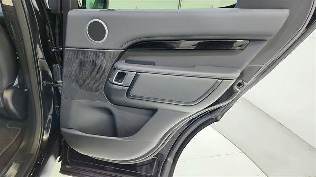 Used 2024 Land Rover Discovery S AWD/4WD image 28