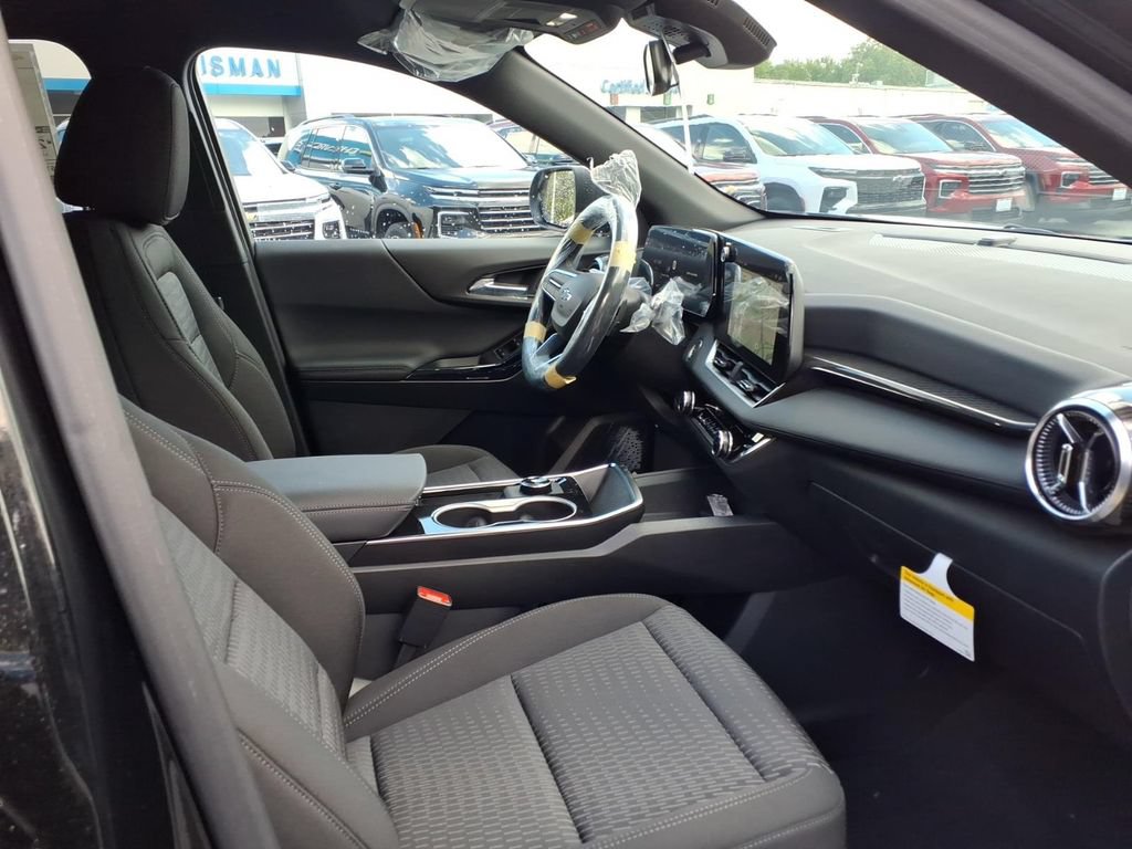 New 2026 Chevrolet Equinox LT w/ Midnight Edition AWD/4WD image 17