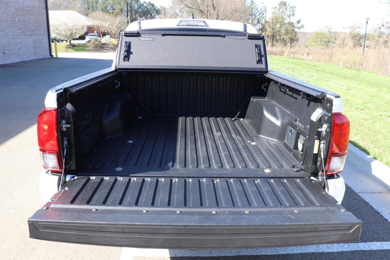 Used 2018 Toyota Tacoma TRD Sport image 14