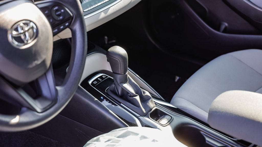 Used 2021 Toyota Corolla LE w/ Carpet Mat Package (TMS) FWD image 23