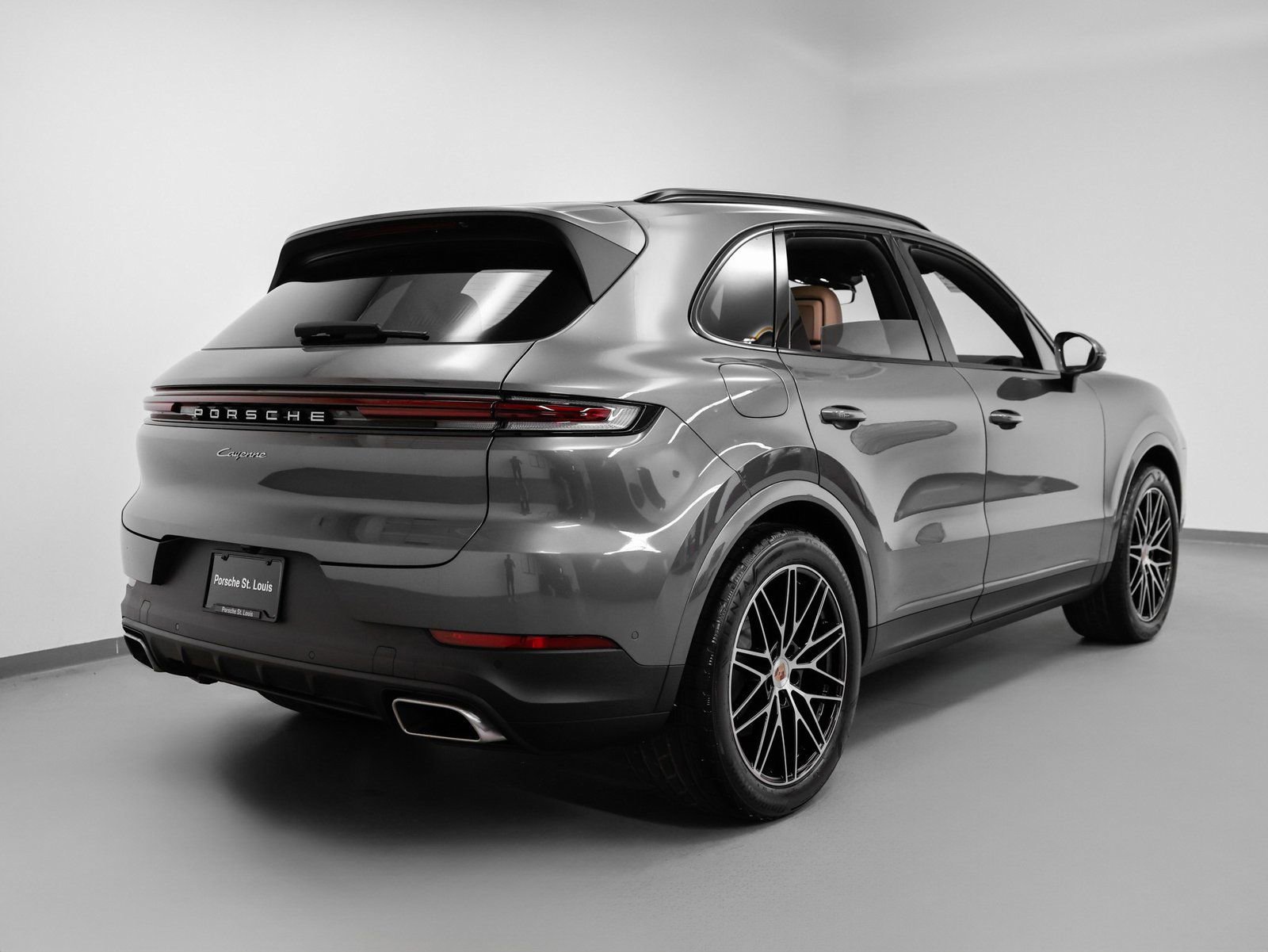 Certified 2025 Porsche Cayenne image 12