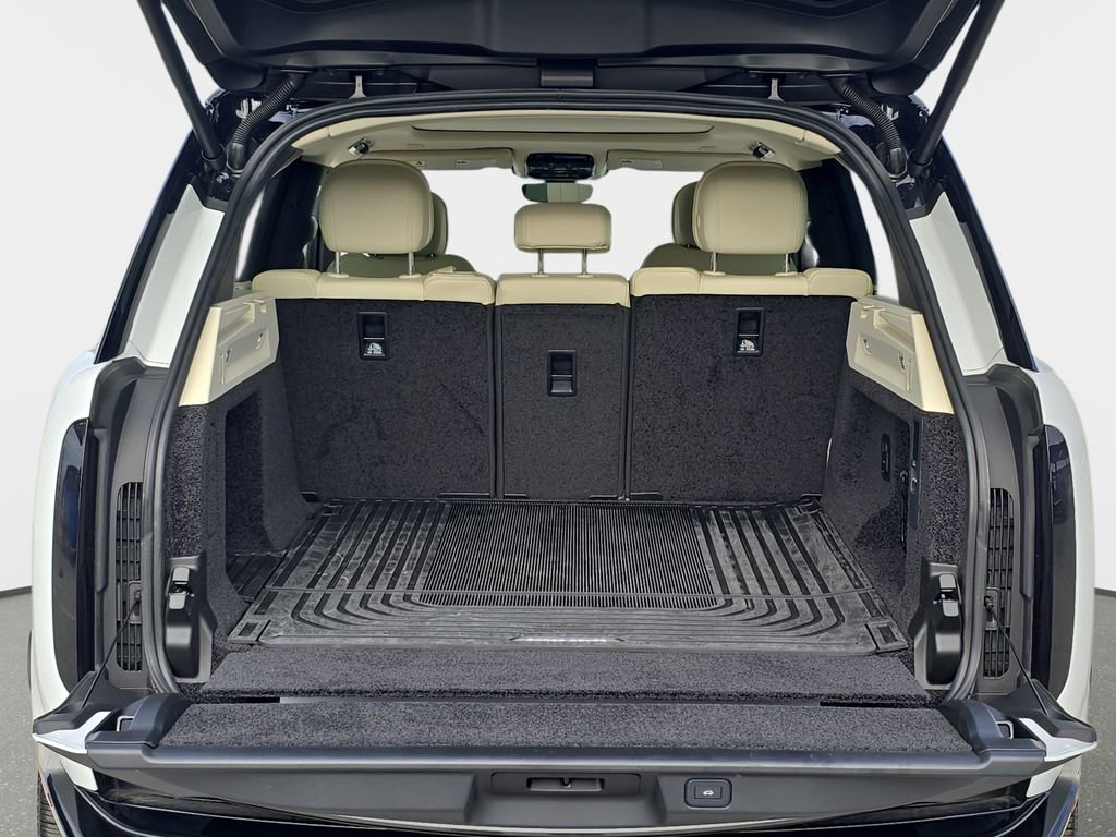 Certified 2025 Land Rover Range Rover SE AWD/4WD image 12