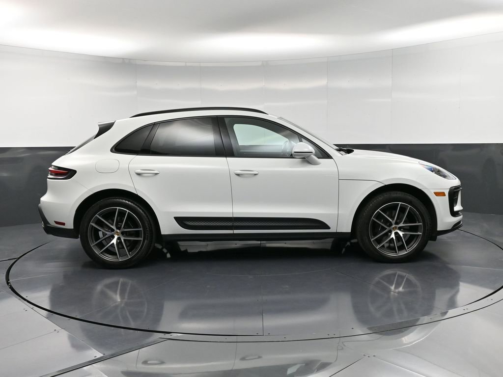 Certified 2023 Porsche Macan Turbo image 9