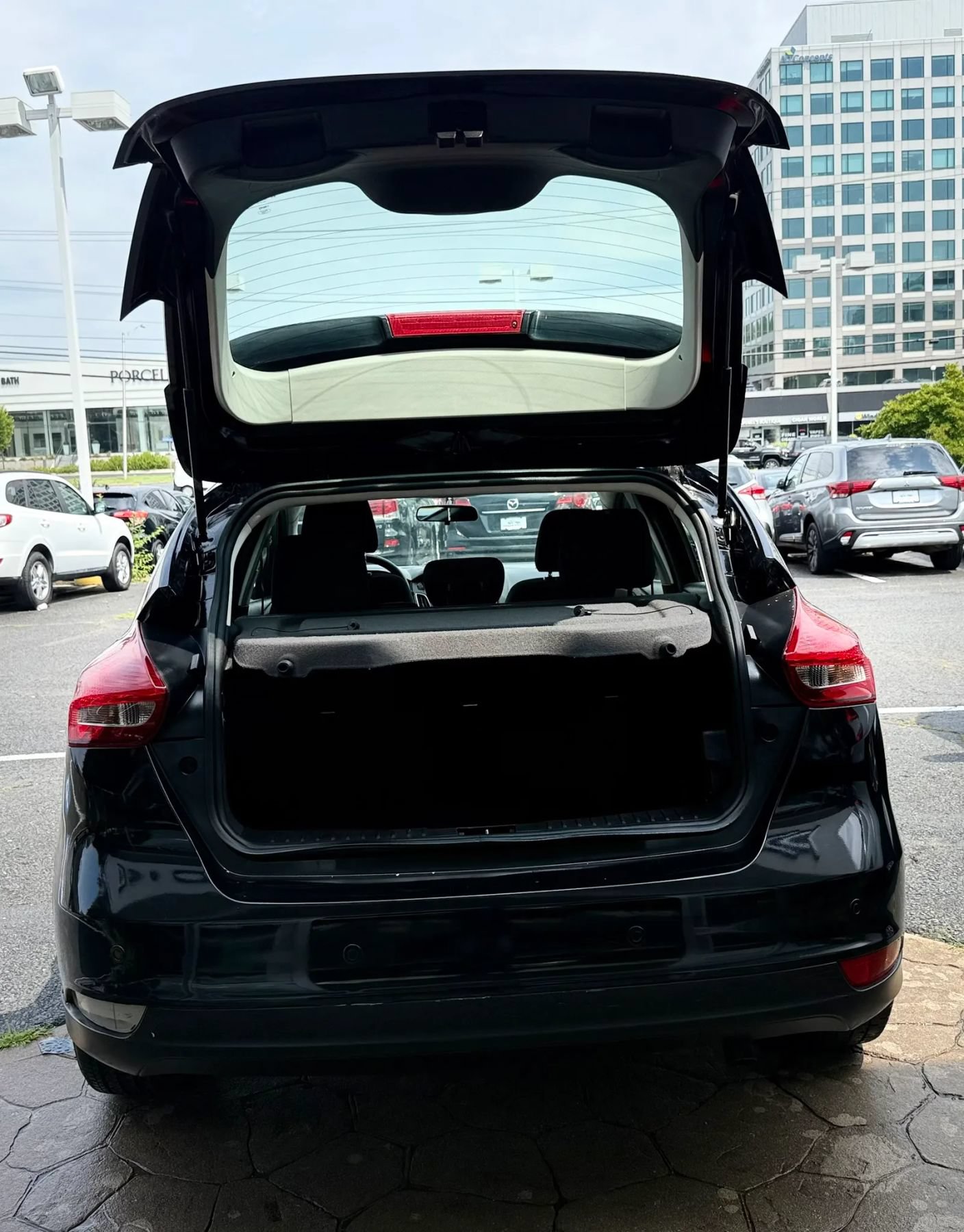 Used 2017 Ford Focus SEL FWD image 39