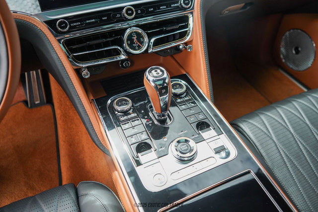 Used 2022 Bentley Flying Spur Plug-In Hybrid image 39