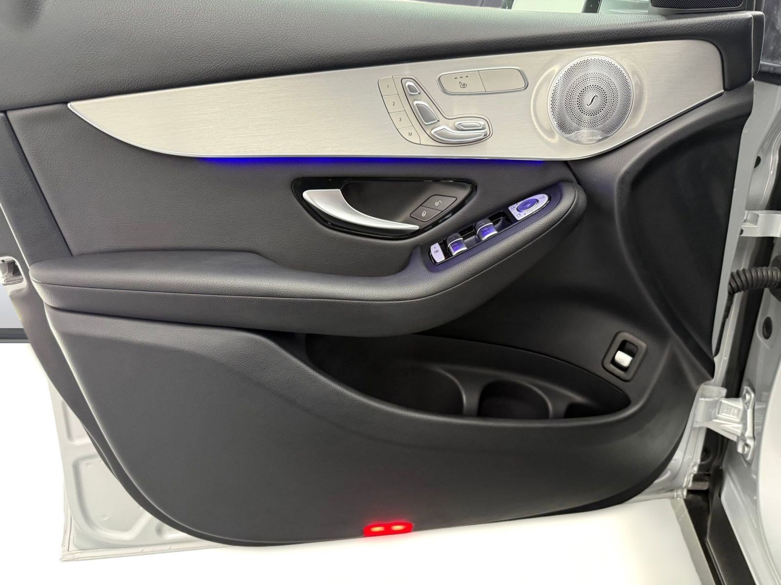 Used 2020 Mercedes-Benz GLC 300 image 12