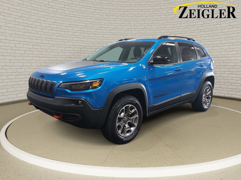 Used 2023 Jeep Cherokee Trailhawk w/ Trailer Tow Group AWD/4WD video 1