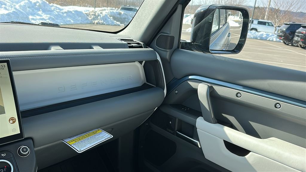 New 2026 Land Rover Defender 110 X-Dynamic SE image 18