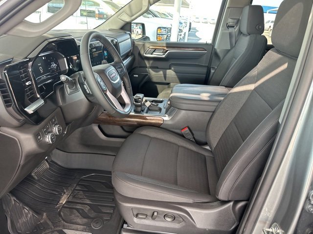 Used 2025 GMC Sierra 1500 Elevation image 12