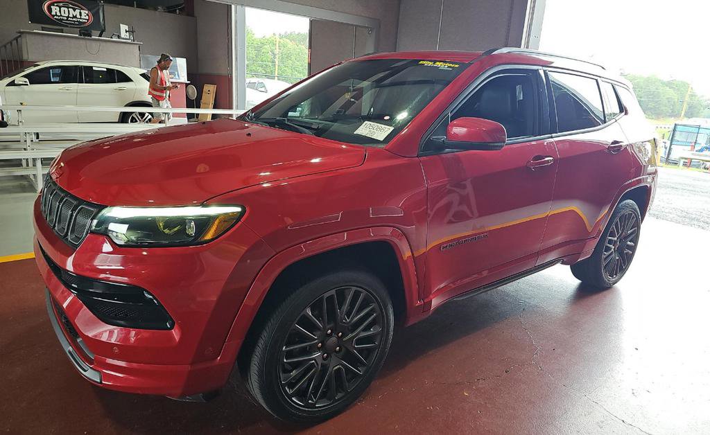 Used 2022 Jeep Compass Limited w/ (RED) Package AWD/4WD image 3