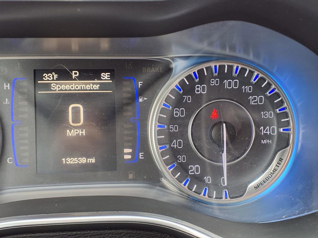 Used 2015 Chrysler 200 Limited image 15