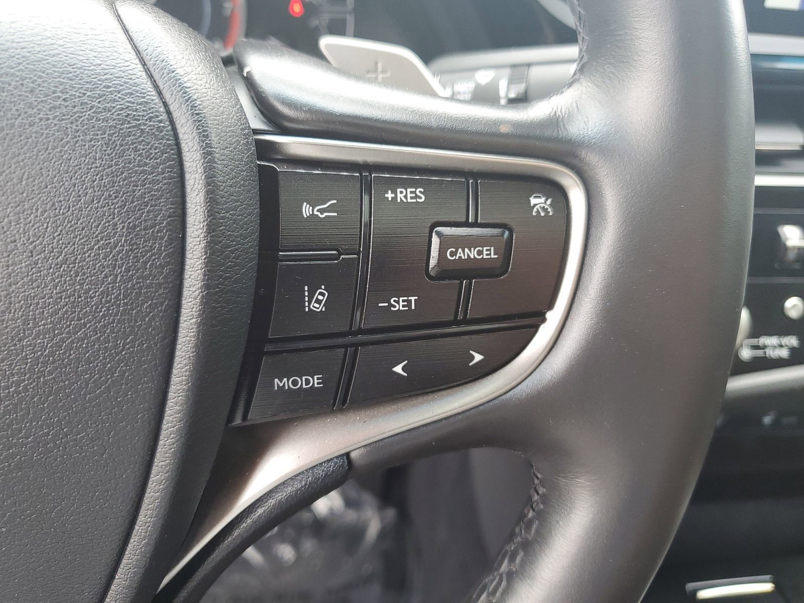 Used 2024 Lexus ES 300h w/ Premium Package FWD image 29