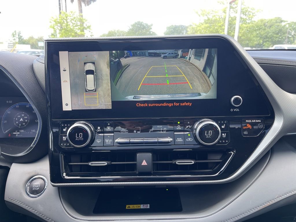 Used 2023 Toyota Highlander Platinum image 16