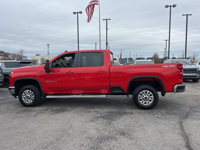 Used 2024 Chevrolet Silverado 2500 LT AWD/4WD image 6