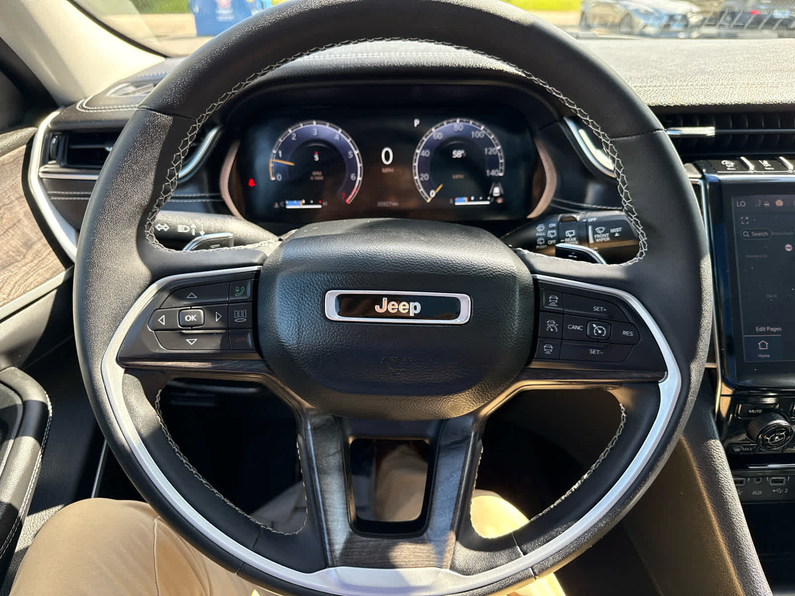Used 2023 Jeep Grand Cherokee L Limited AWD/4WD image 22