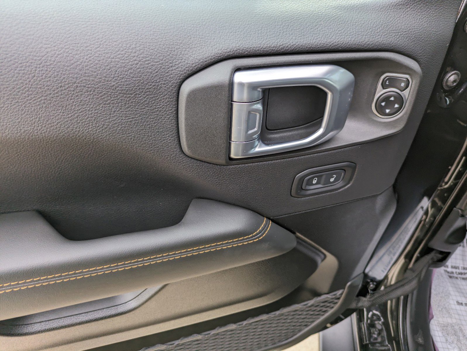 Used 2024 Jeep Wrangler Sahara w/ Technology Group image 9