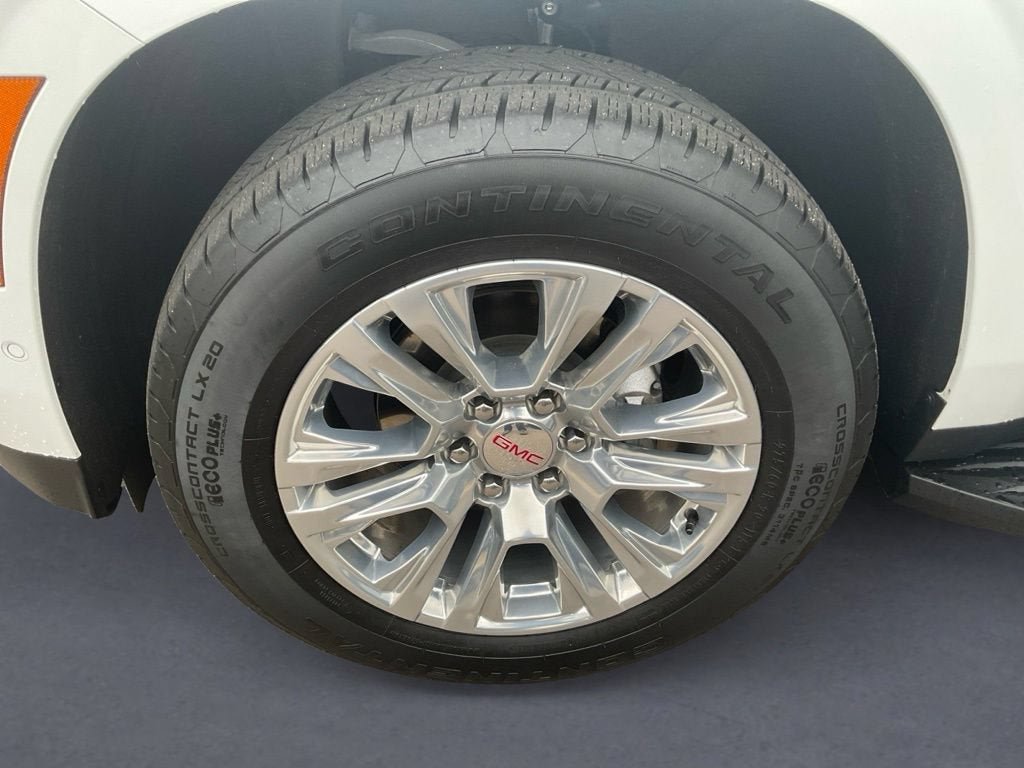 Certified 2025 GMC Yukon Denali AWD/4WD image 14