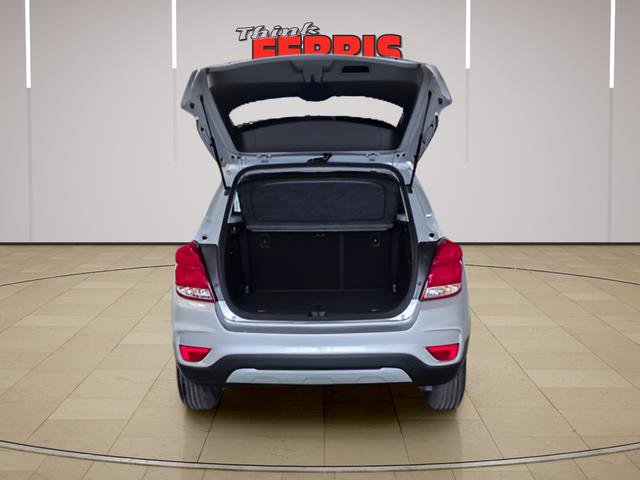 Used 2022 Chevrolet Trax LT w/ LT Convenience Package image 5