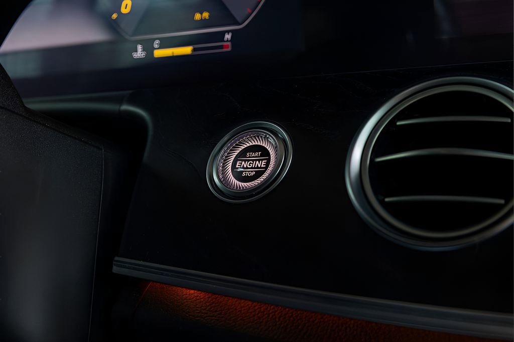 Used 2020 Mercedes-Benz E 350 Sedan image 25