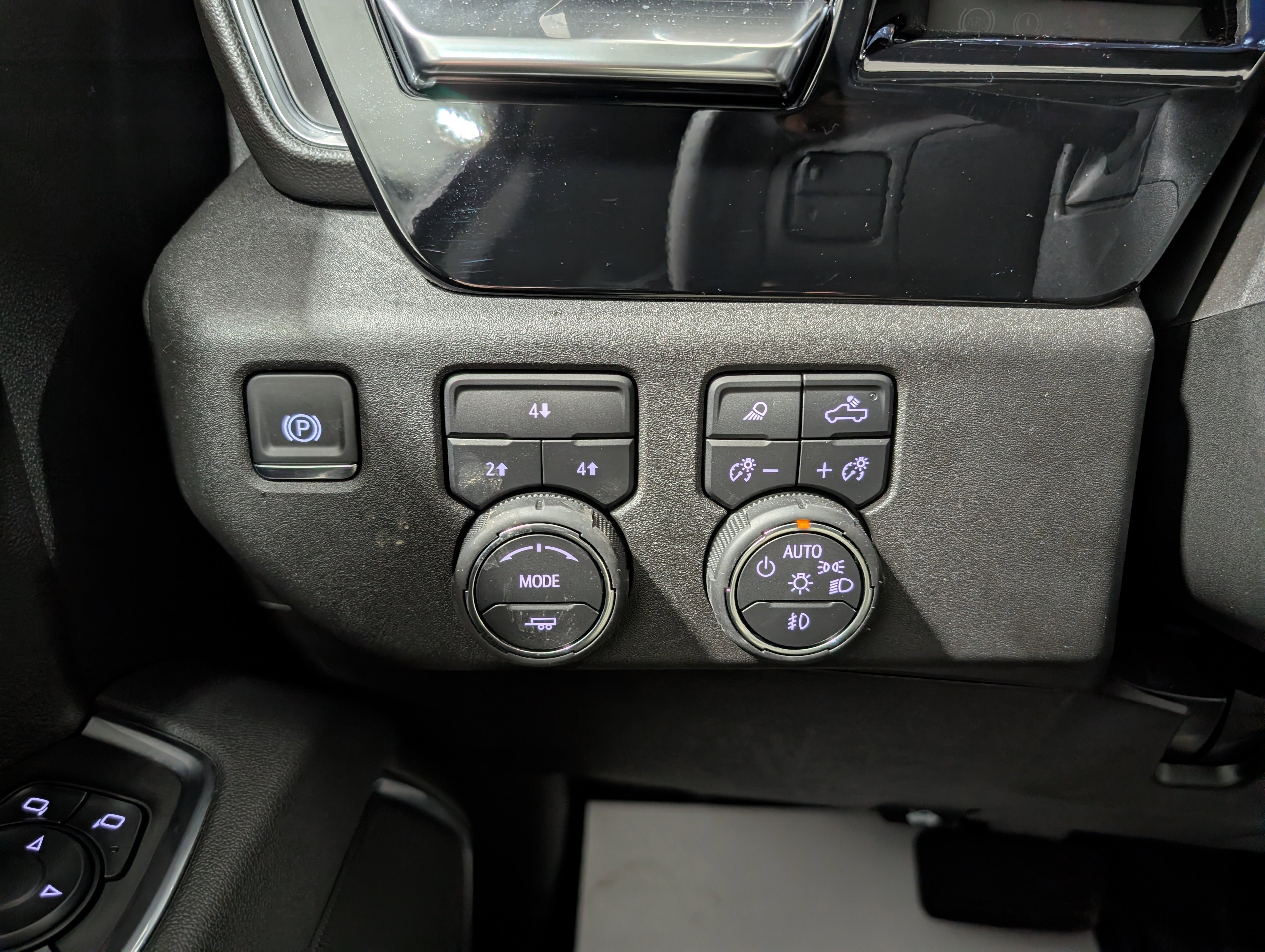 Used 2025 Chevrolet Silverado 2500 LT image 23