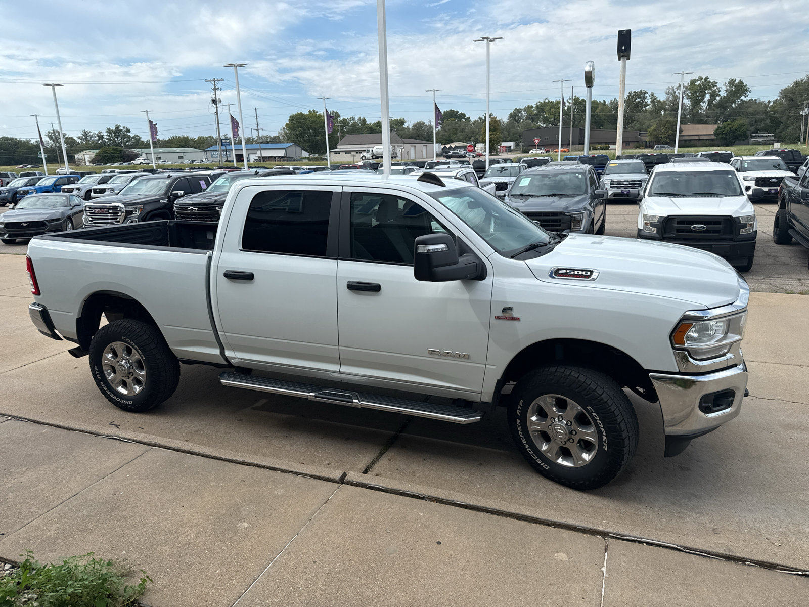 Used 2024 RAM 2500 Big Horn w/ Off Road Package AWD/4WD image 4