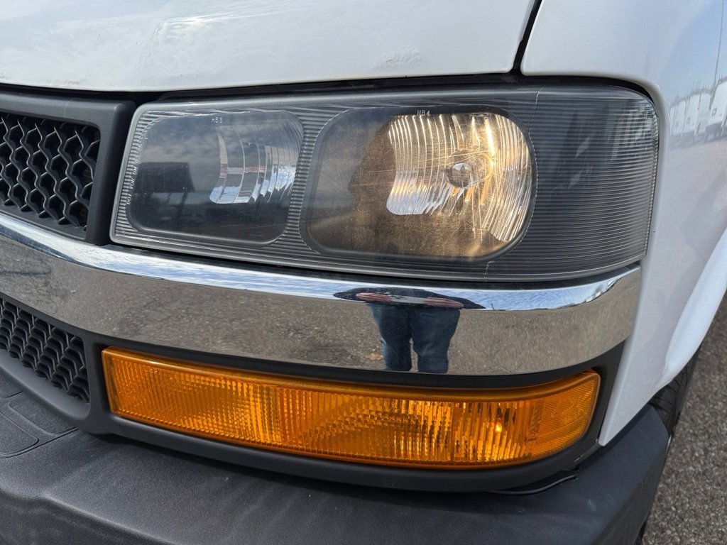 Used 2018 Chevrolet Express 3500 image 22