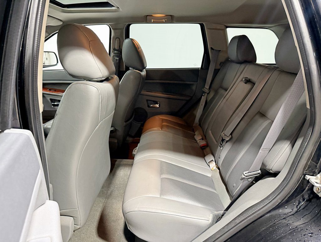 Used 2007 Jeep Grand Cherokee Limited image 32