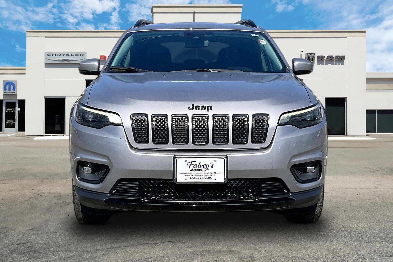 Used 2021 Jeep Cherokee Latitude Plus image 3