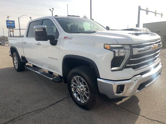 New 2026 Chevrolet Silverado 2500 LTZ w/ LTZ Premium Package AWD/4WD image 7