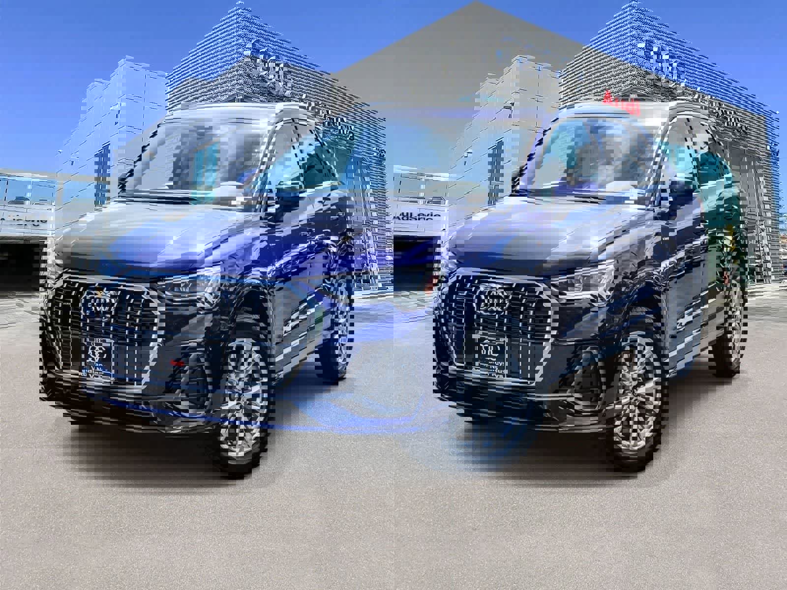 Used 2025 Audi Q3 2.0T Premium w/ Convenience Package image 1