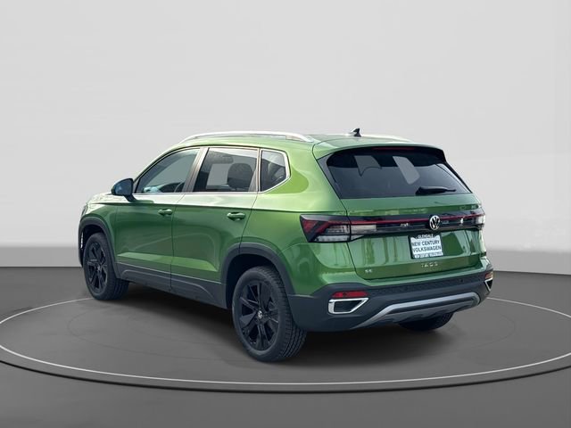 New 2025 Volkswagen Taos SE image 3