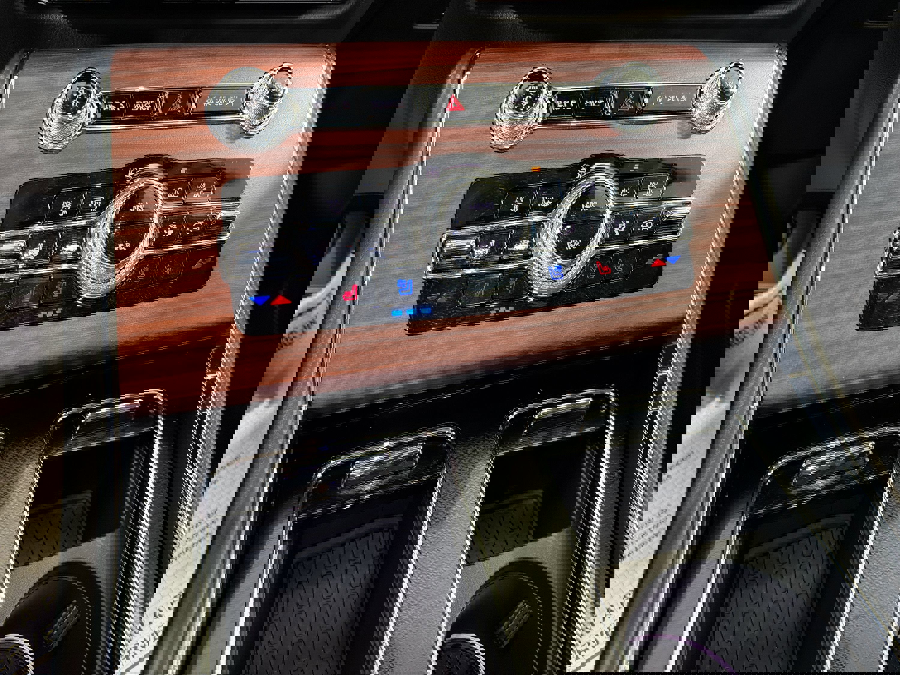 Used 2023 Lincoln Aviator Reserve w/ Equipment Group 201A image 20