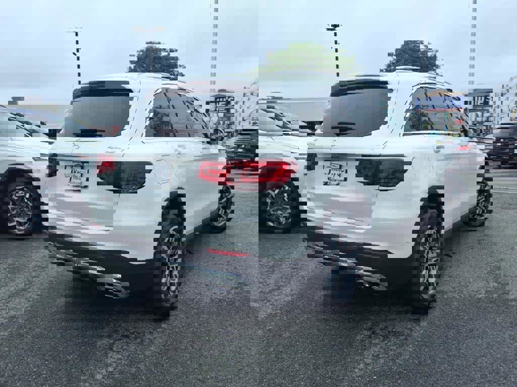 Used 2022 Mercedes-Benz GLC 300 4MATIC image 4