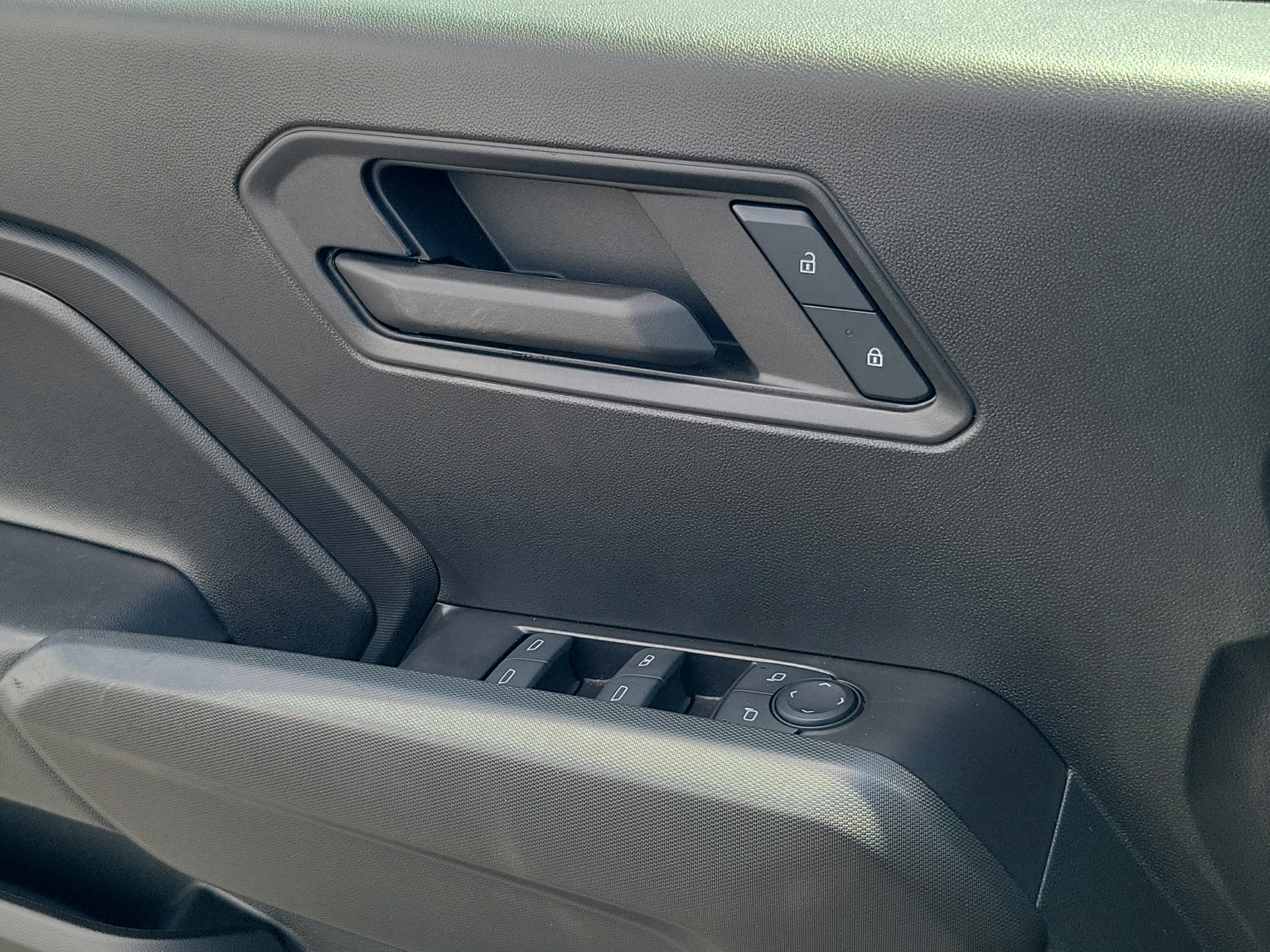 Used 2024 Chevrolet Colorado Trail Boss AWD/4WD image 18