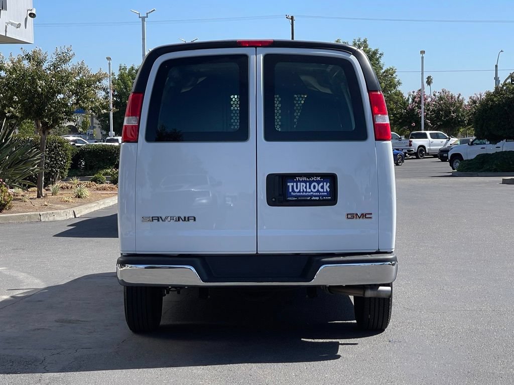 Used 2025 GMC Savana 2500 w/ Driver Convenience Package RWD image 3