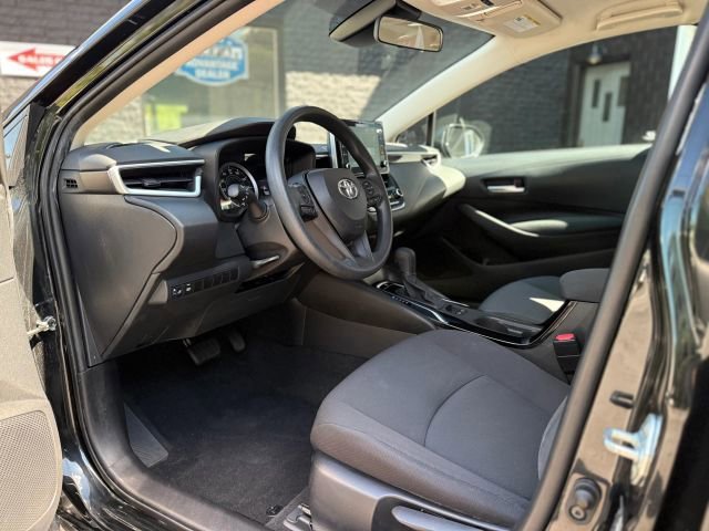 Used 2021 Toyota Corolla LE image 9