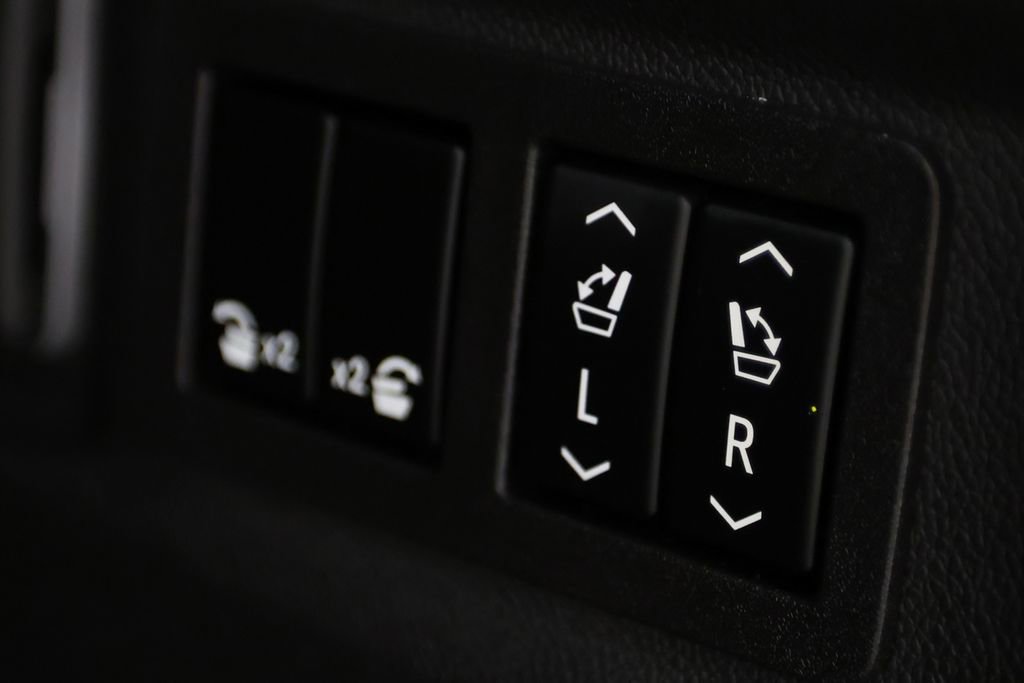 Used 2026 GMC Yukon AT4 Ultimate image 14