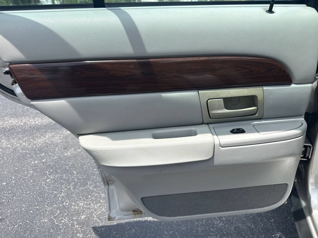 Used 2003 Mercury Grand Marquis LS RWD image 6