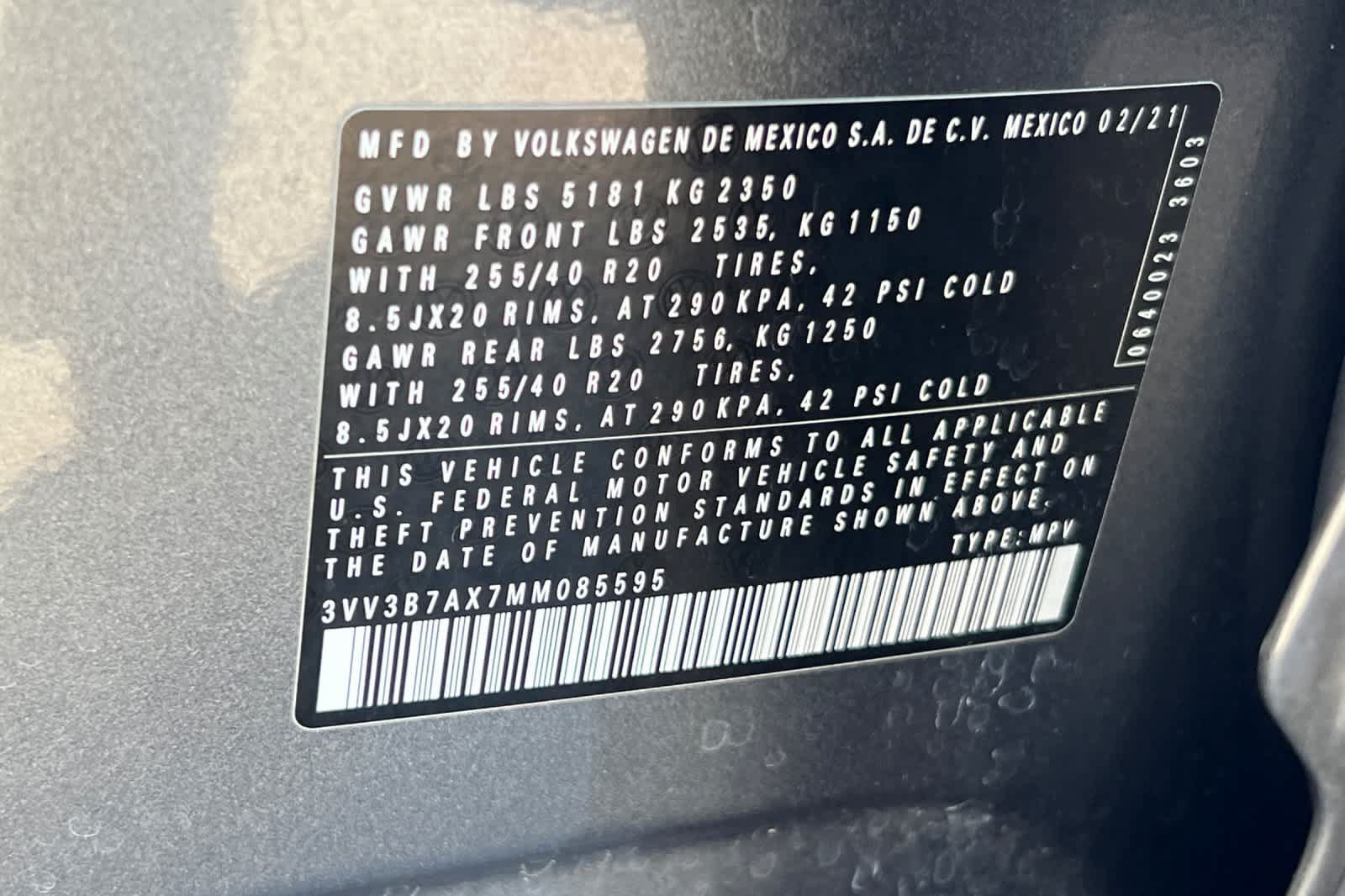 Used 2021 Volkswagen Tiguan SE R-Line FWD image 35