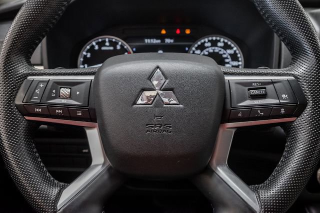 Used 2023 Mitsubishi Outlander SE Black Edition FWD image 10