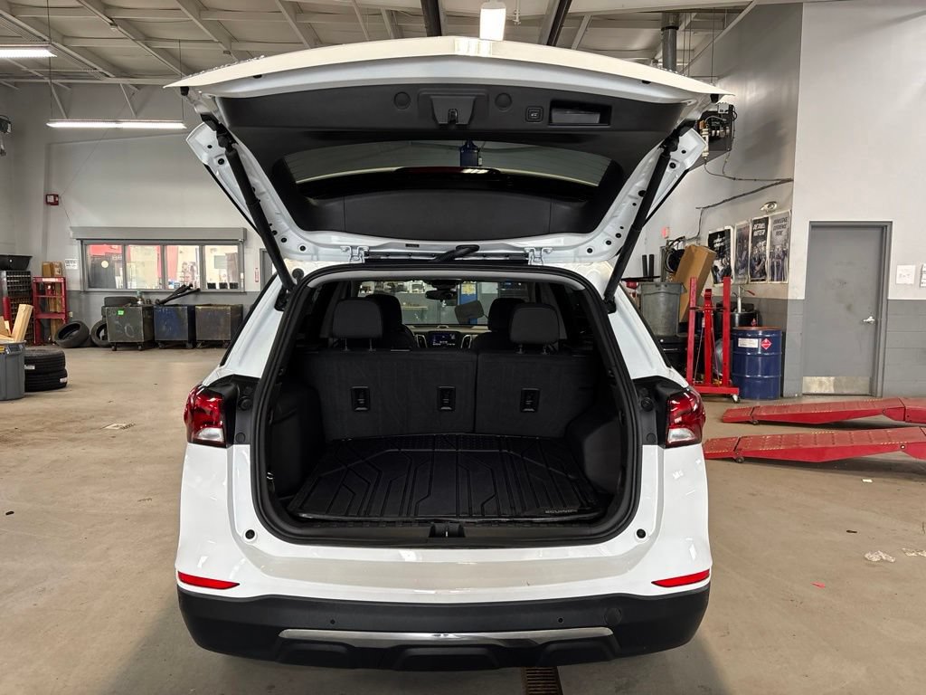 Used 2024 Chevrolet Equinox LT w/ LPO, Floor Liner Package AWD/4WD image 14