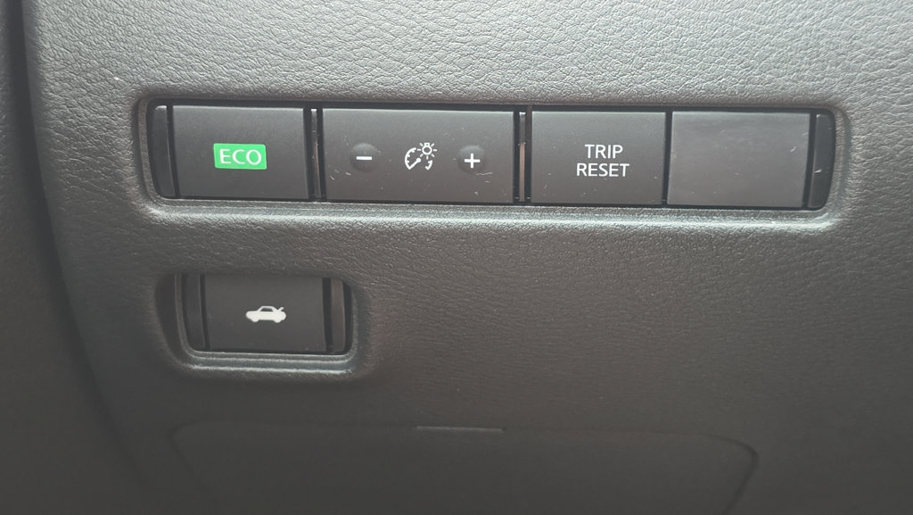 Used 2023 Nissan Sentra SV FWD image 25
