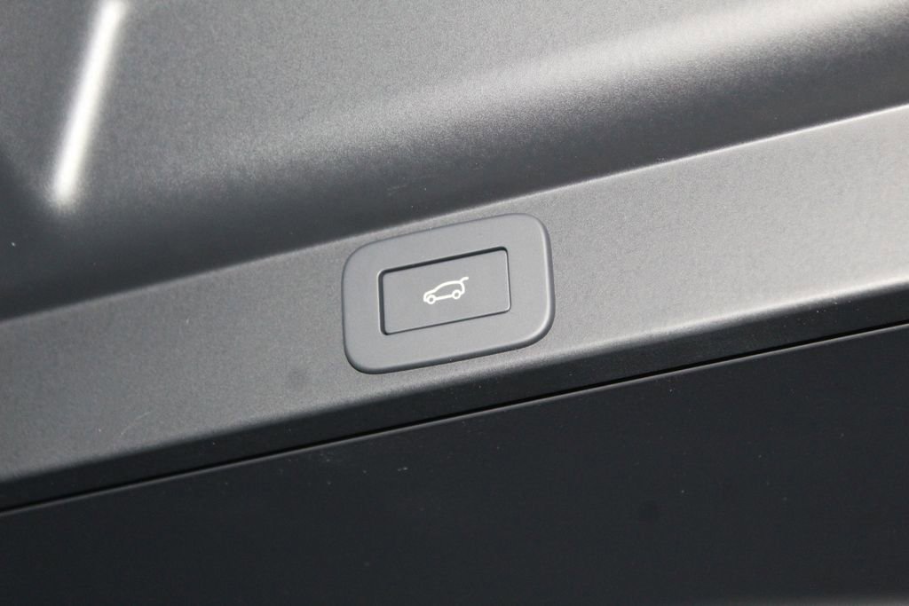 New 2026 Land Rover Range Rover SE AWD/4WD image 13