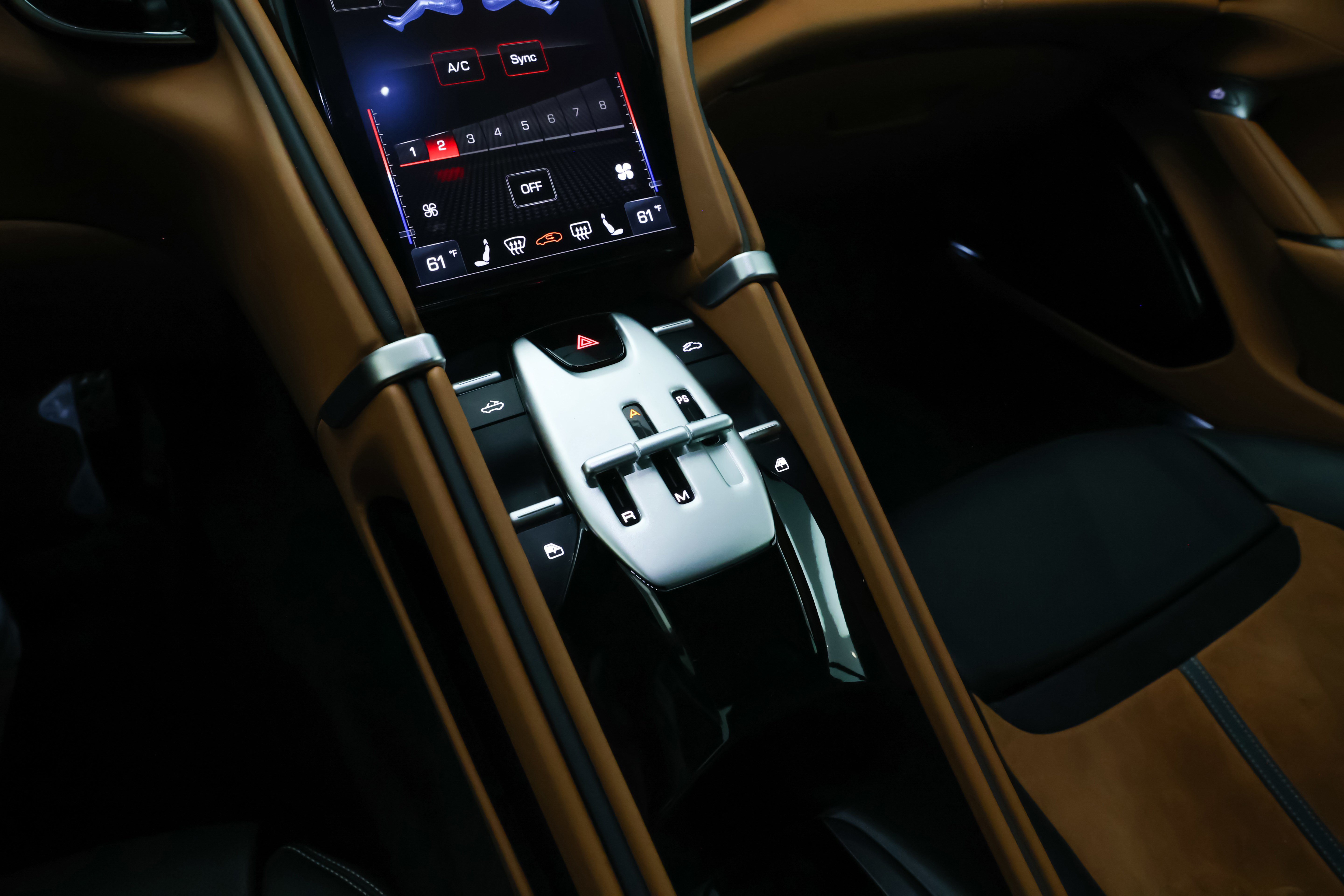 Used 2025 Ferrari Roma Spider RWD image 10