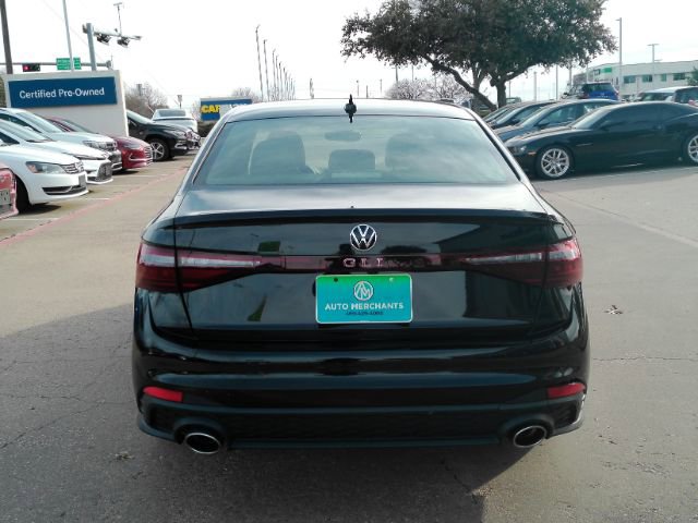 Used 2025 Volkswagen Jetta GLI Autobahn FWD image 9