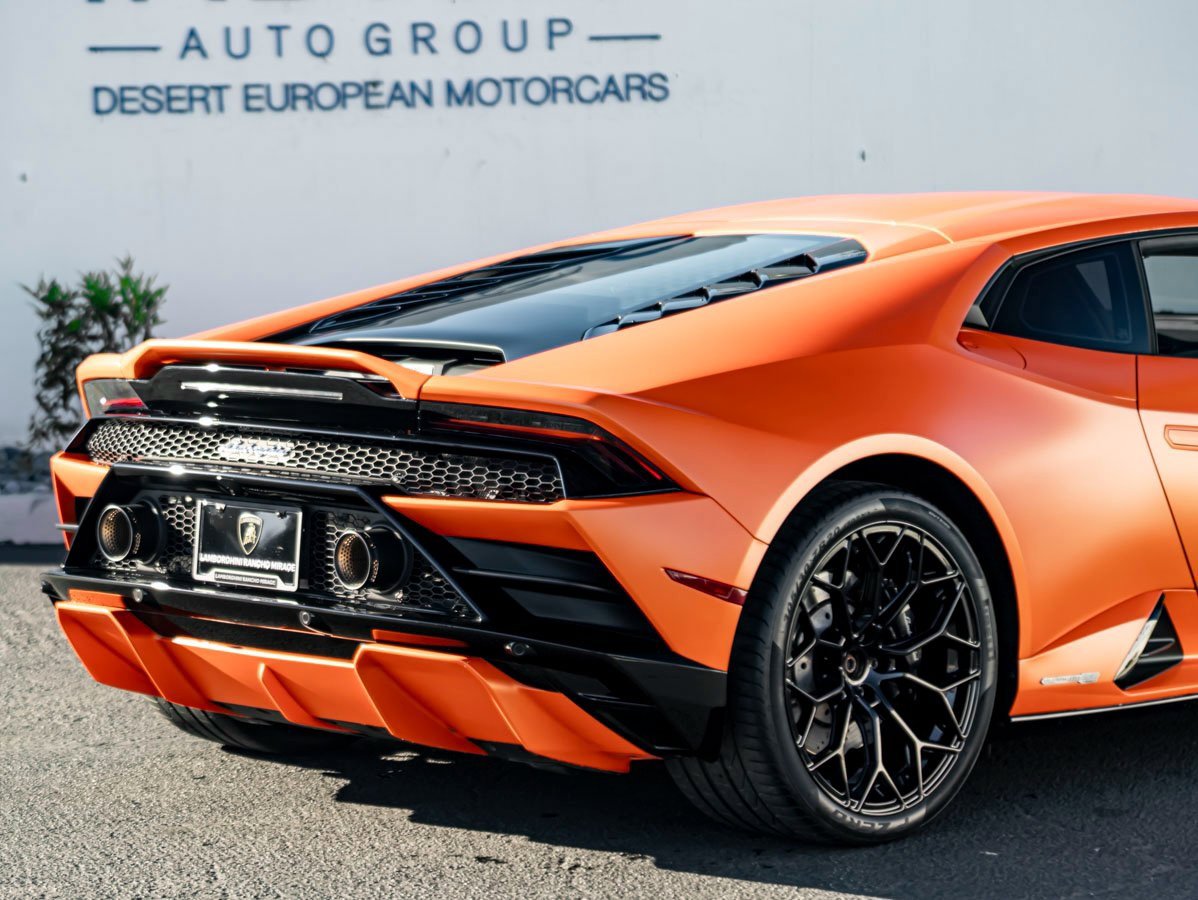 Used 2021 Lamborghini Huracan EVO image 7